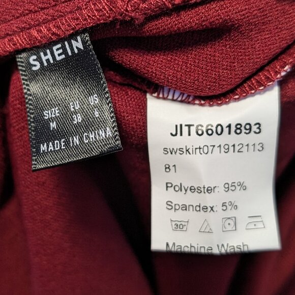 Red Ladies Skirt - Picture 6 of 6